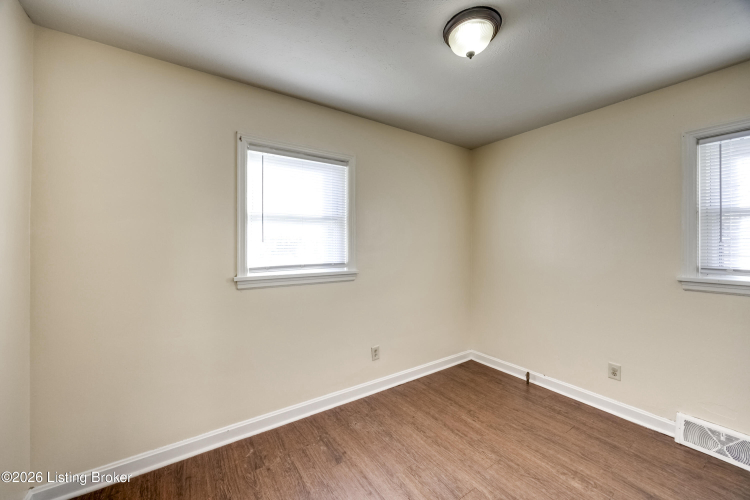 Listing Image 33