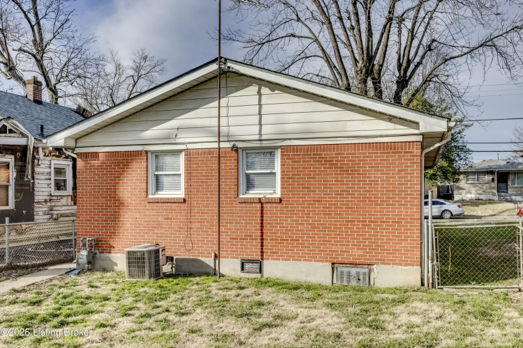 Listing Image 43