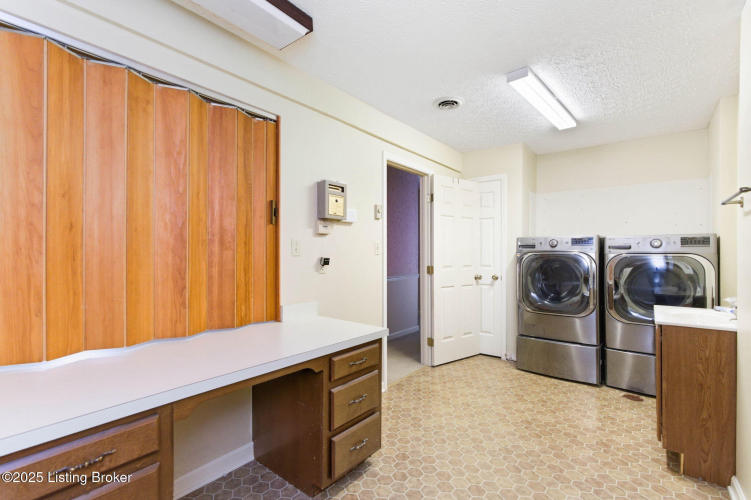 Listing Image 106