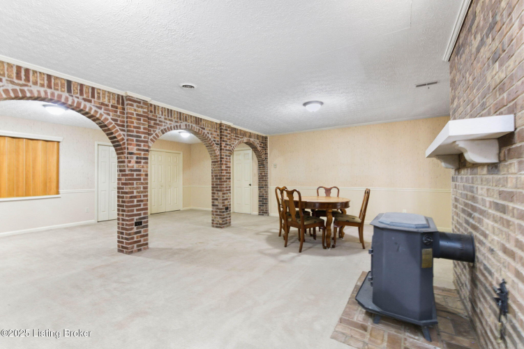Listing Image 93