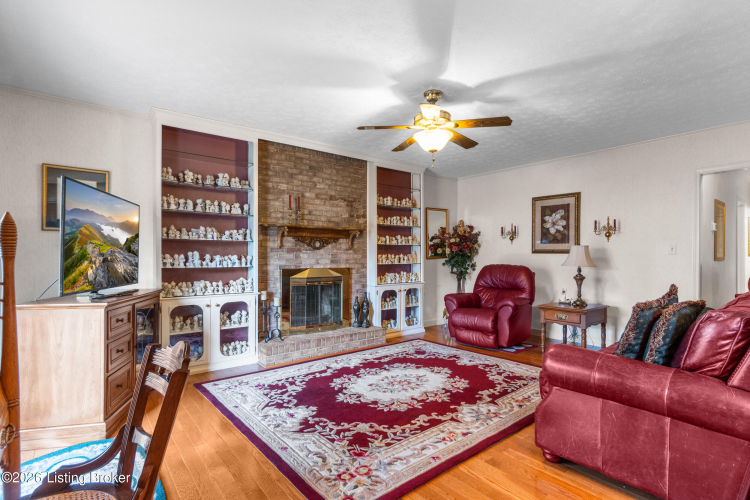 Listing Image 16