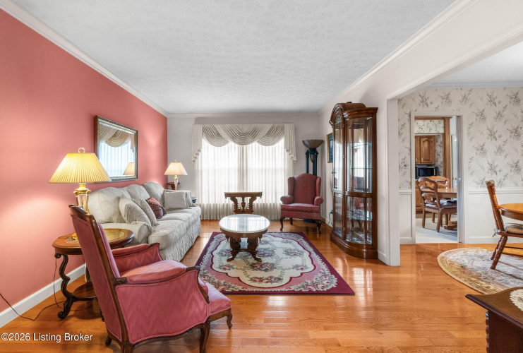 Listing Image 5