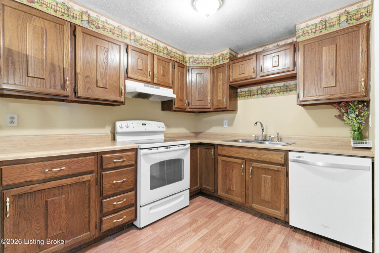 Listing Image 17