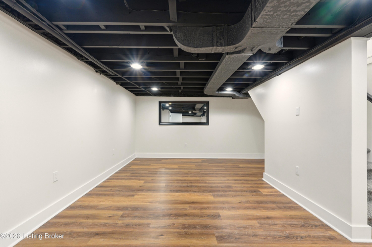 Listing Image 35