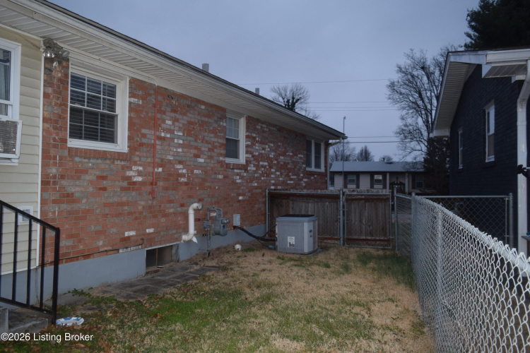 Listing Image 19
