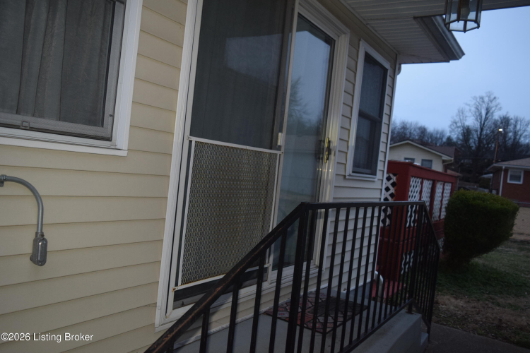 Listing Image 8