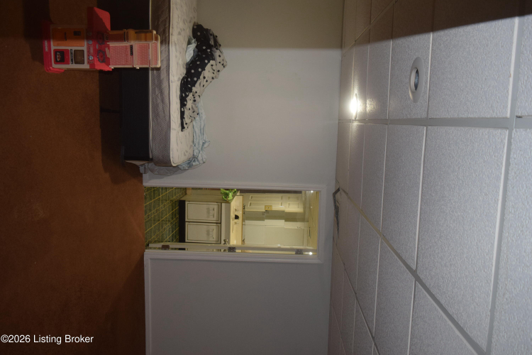 Listing Image 71
