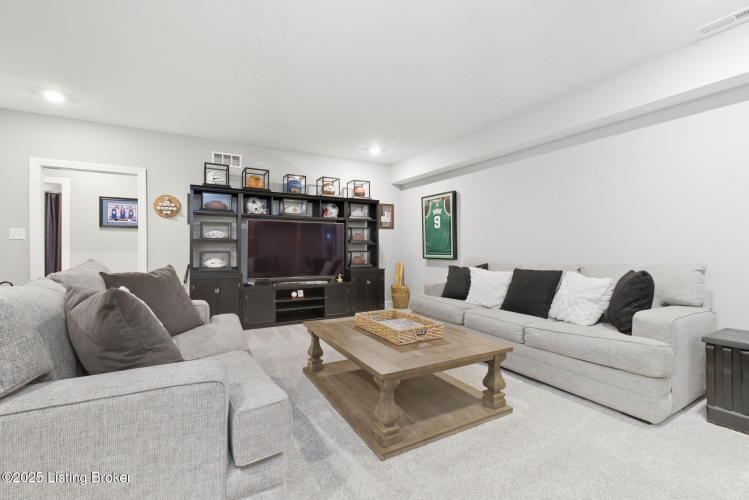 Listing Image 53