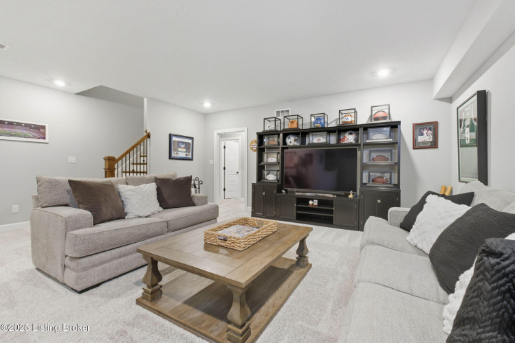 Listing Image 54