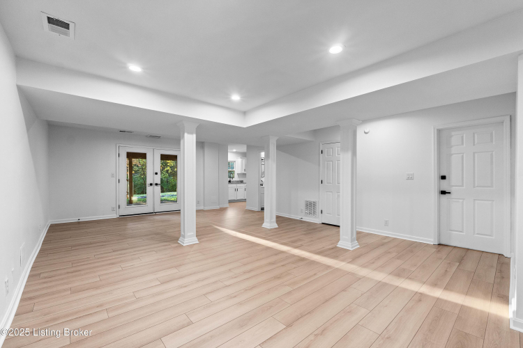 Listing Image 73