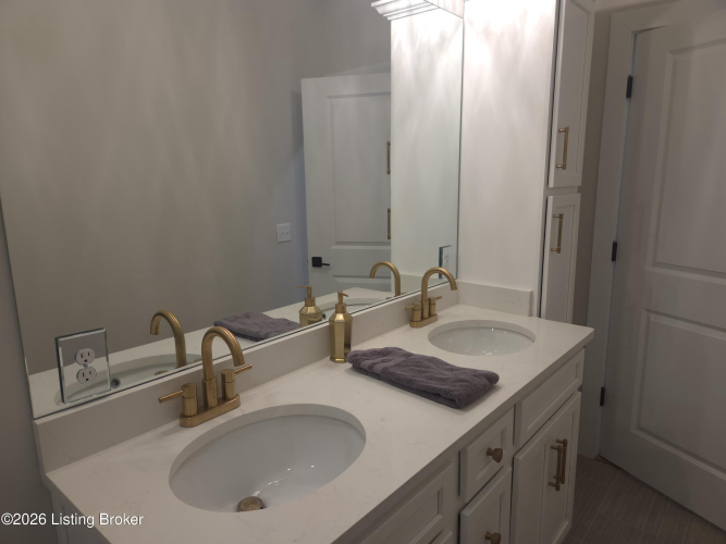 Listing Image 52