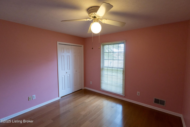 Listing Image 28