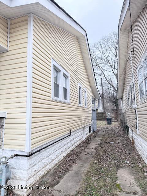 Listing Image 4