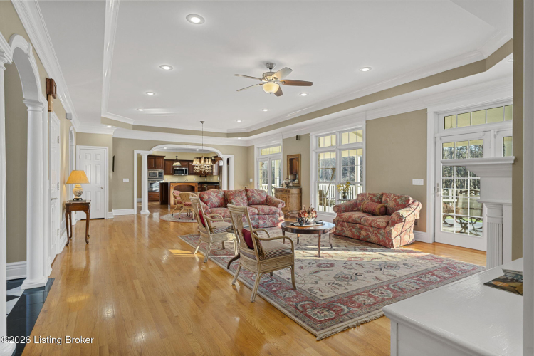 Listing Image 13