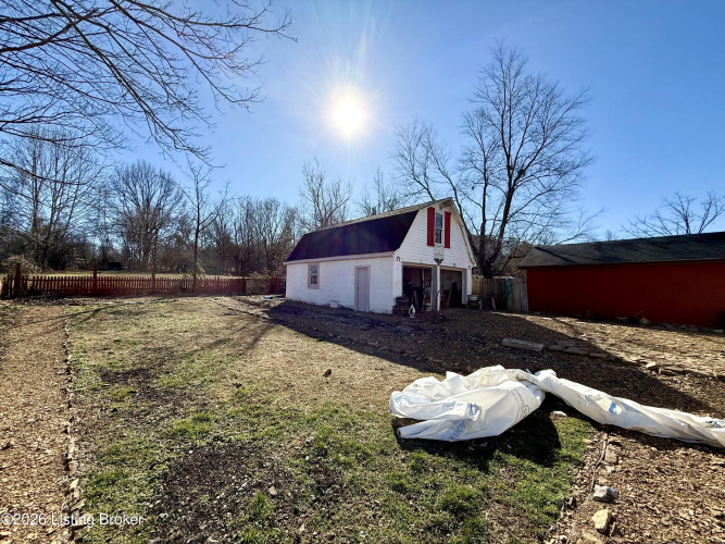 Listing Image 4
