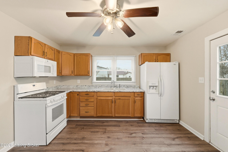 Listing Image 18