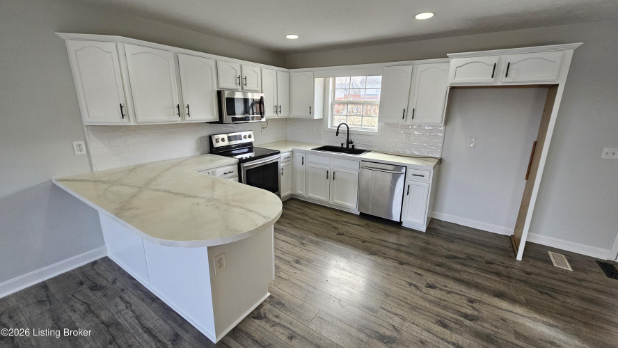 Listing Image 19