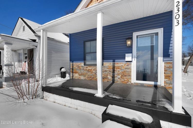 Listing Image 4