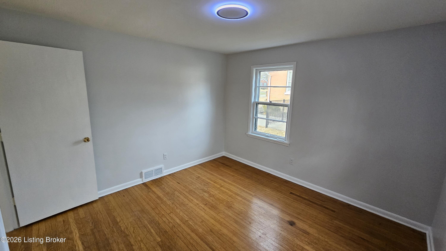 Listing Image 37