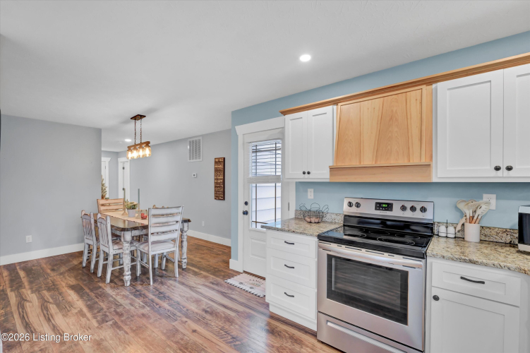 Listing Image 19