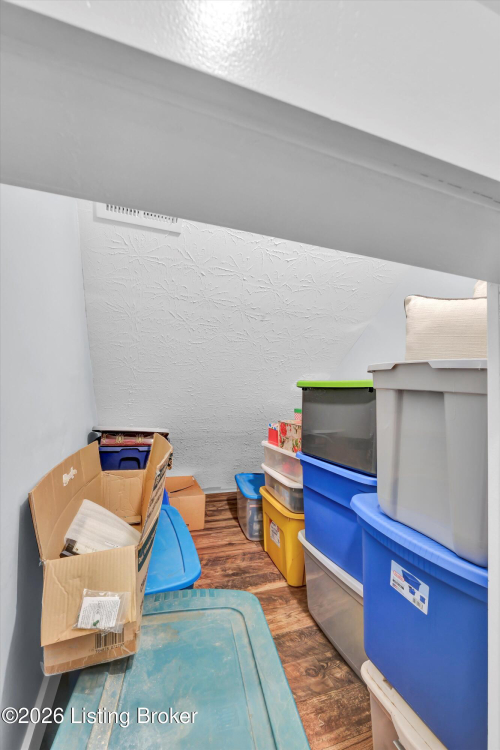 Listing Image 41
