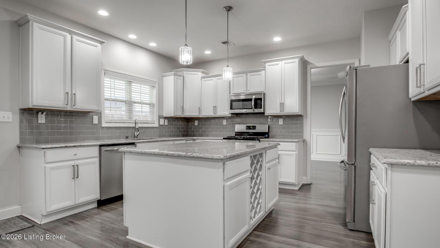 Listing Image 19