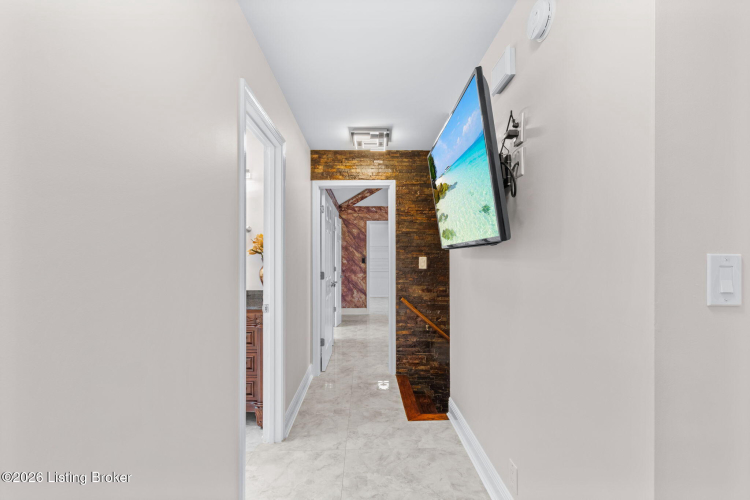 Listing Image 30