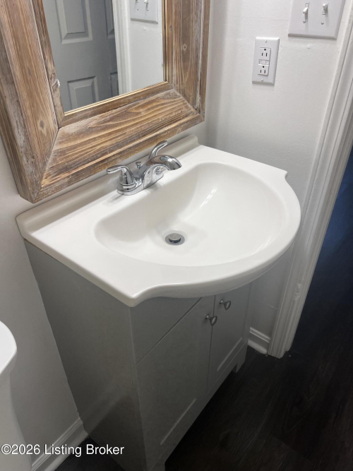 Listing Image 16