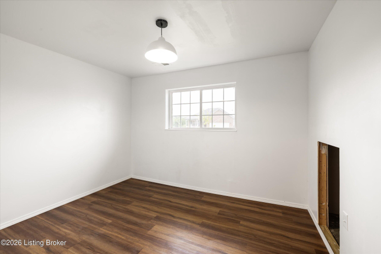 Listing Image 32