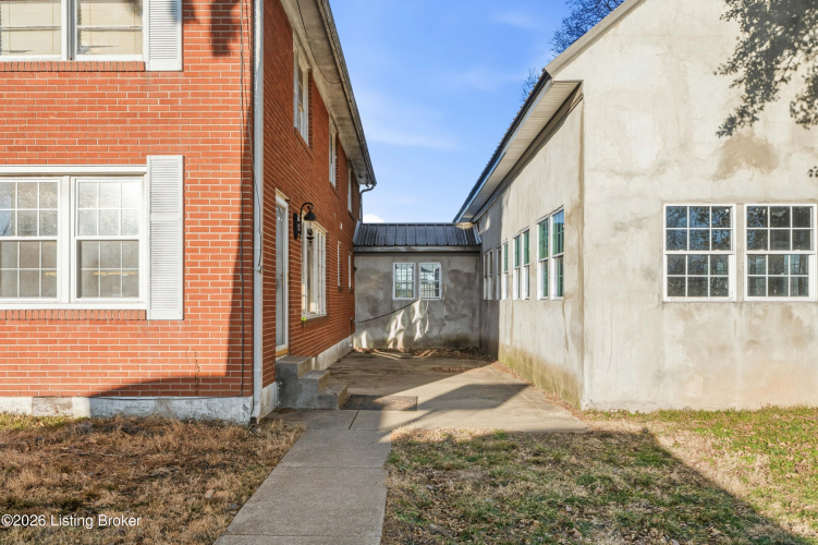 Listing Image 16