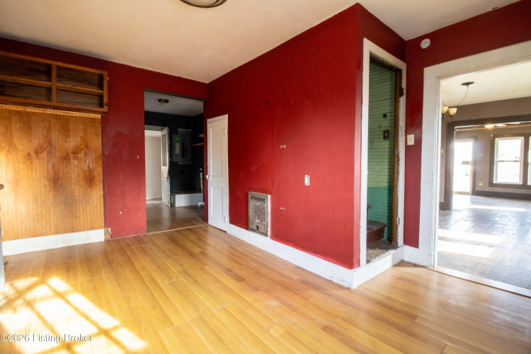 Listing Image 15