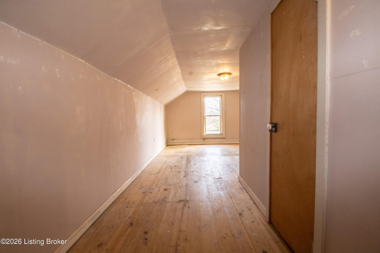 Listing Image 24