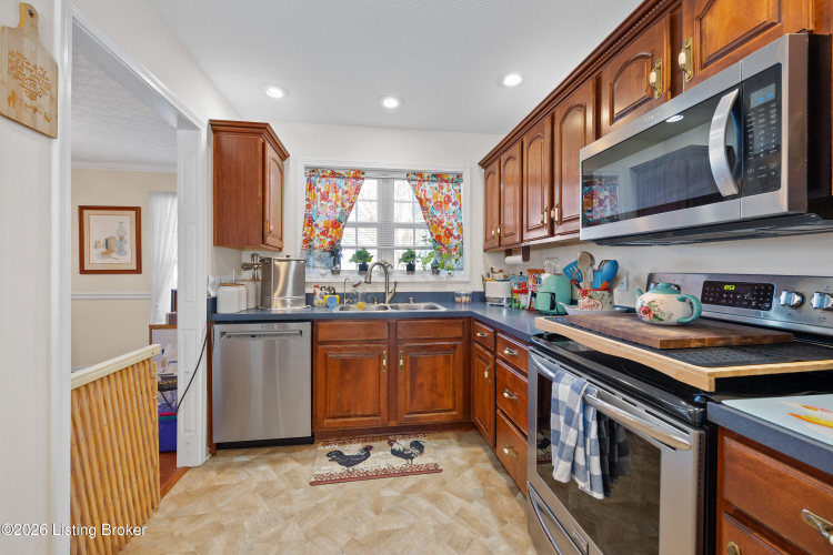 Listing Image 6