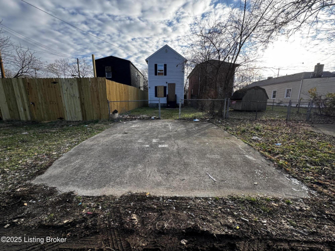 Listing Image 6