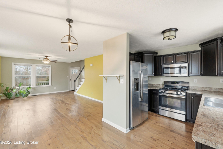 Listing Image 12