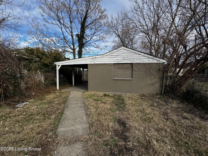 Listing Image 4