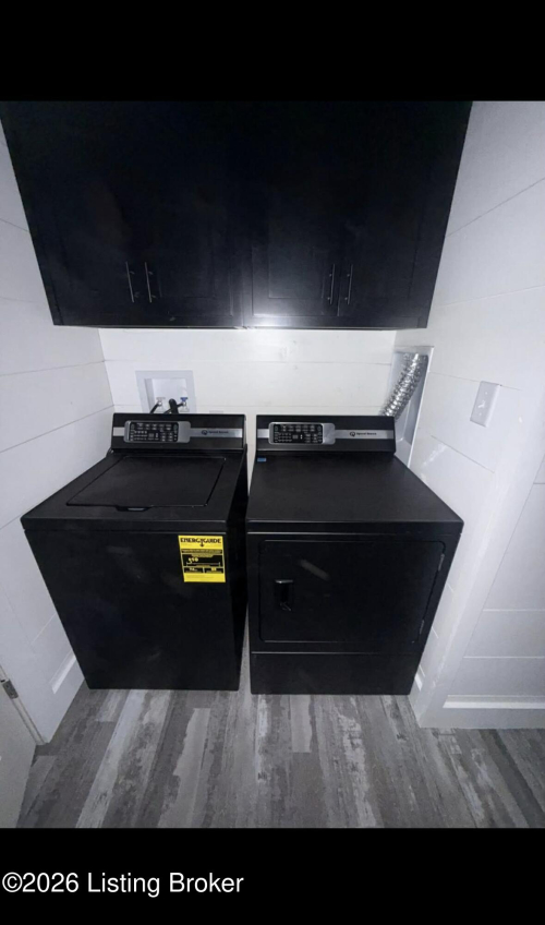 Listing Image 5