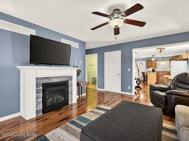 Listing Image 14