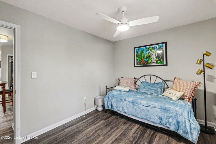Listing Image 15
