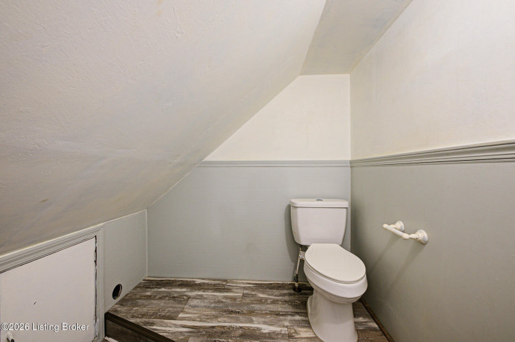 Listing Image 17