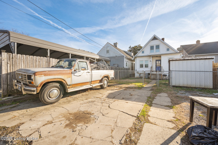 Listing Image 6