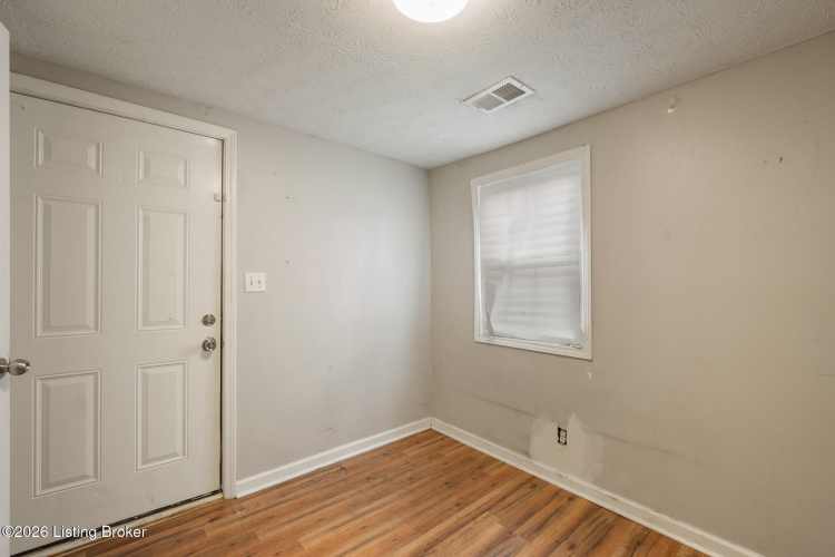 Listing Image 27