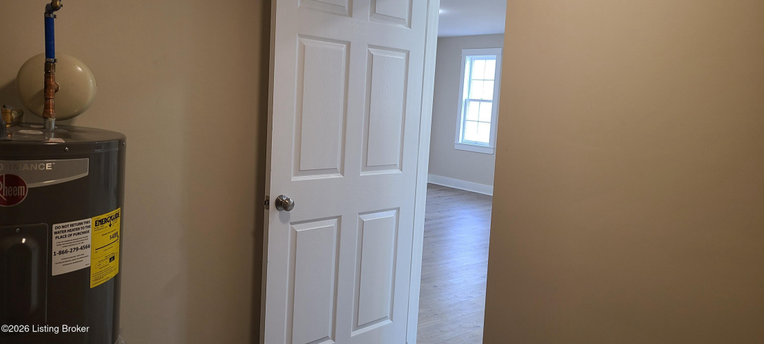 Listing Image 8