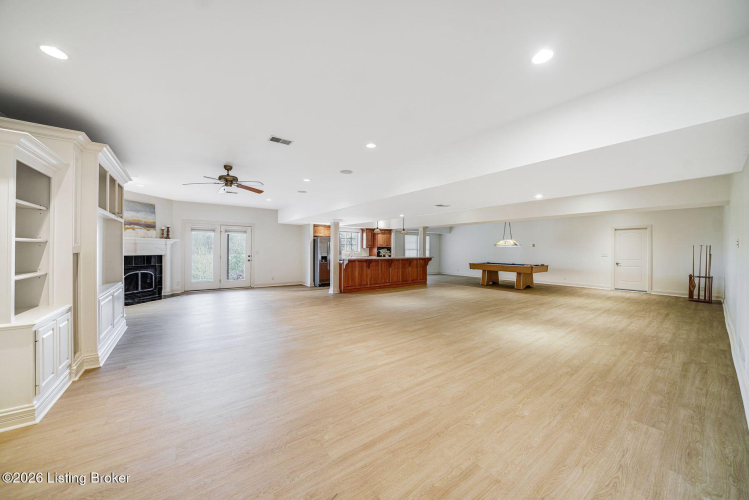 Listing Image 58