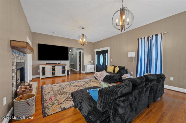 Listing Image 21