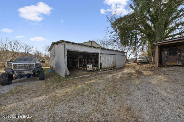 Listing Image 32