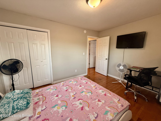 Listing Image 17