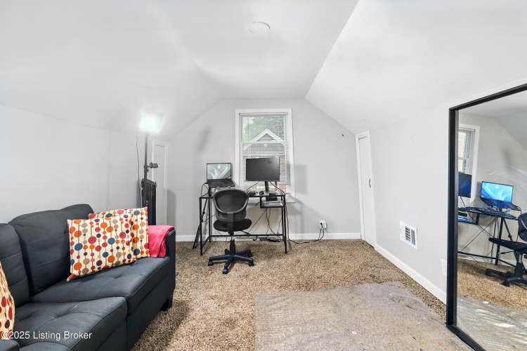 Listing Image 24