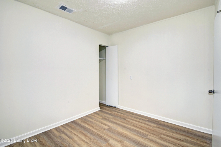 Listing Image 24