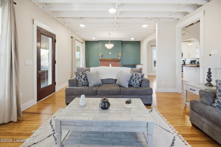 Listing Image 8